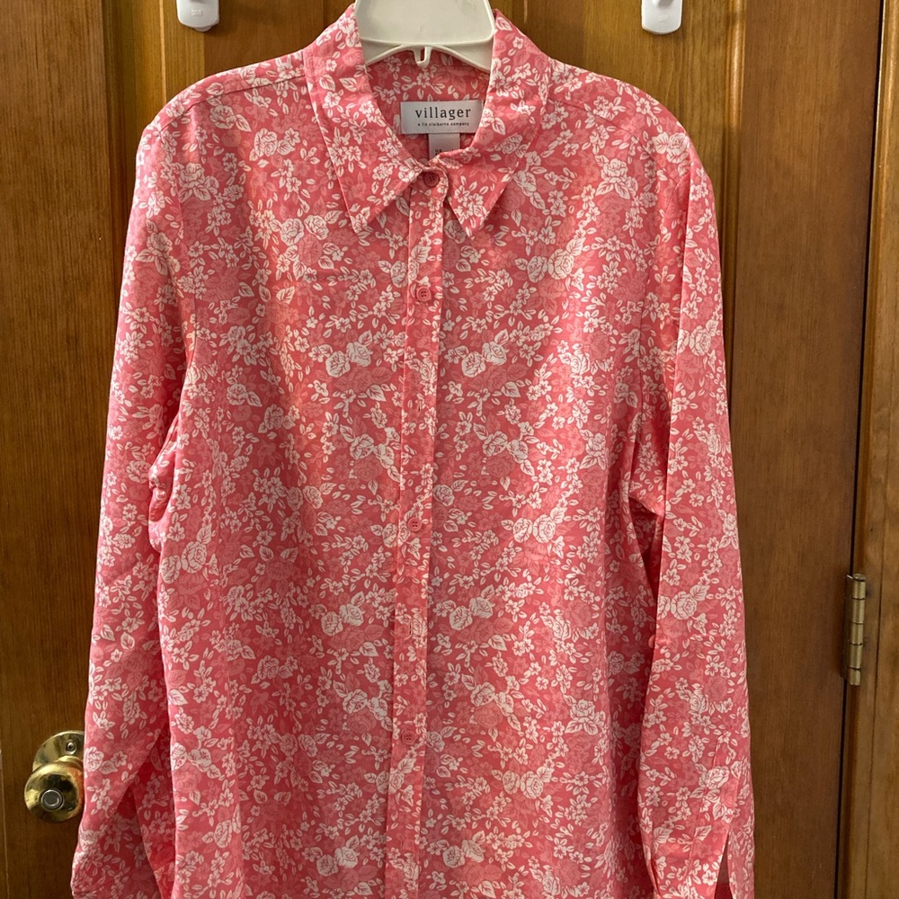 Long sleeve button up shirt large